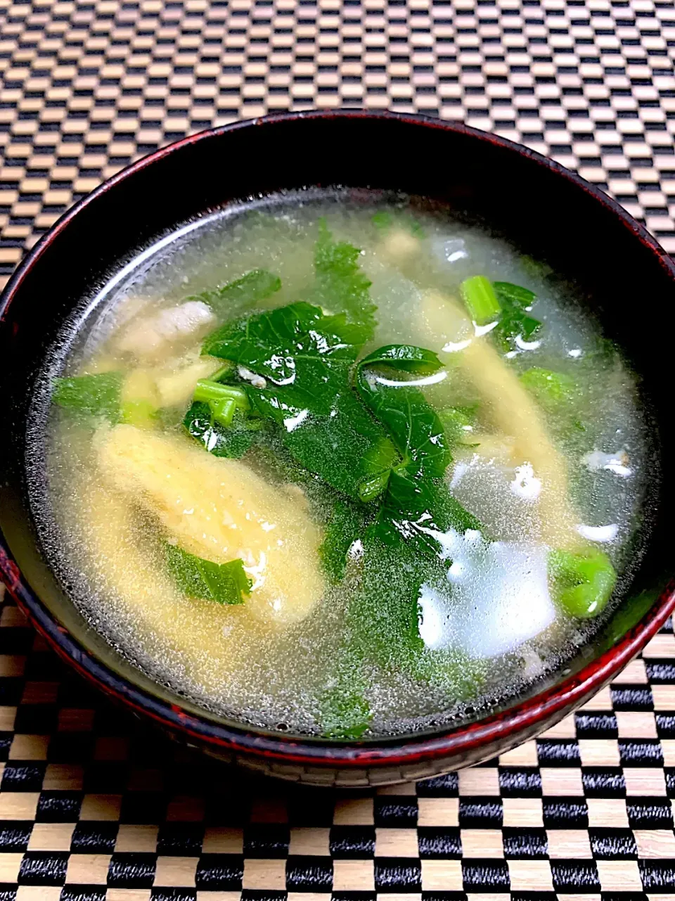 Snapdishの料理写真:大根菜と油揚げの味噌汁|tachiさん