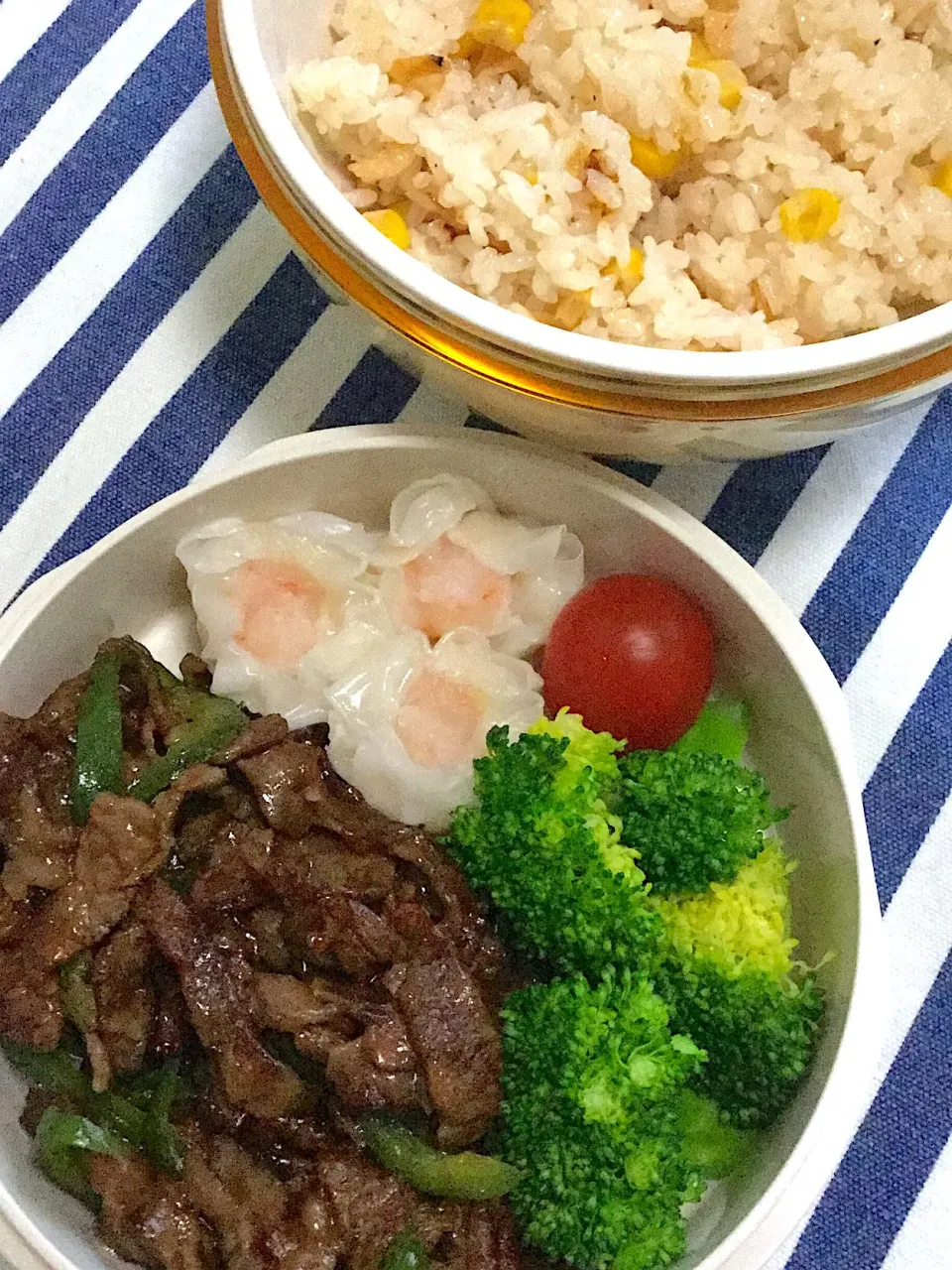 長女の置き弁当〜
答案返却の日で早帰りだそうで。
小エビと唐黍の炊き込みご飯と青椒肉絲！|yukoさん