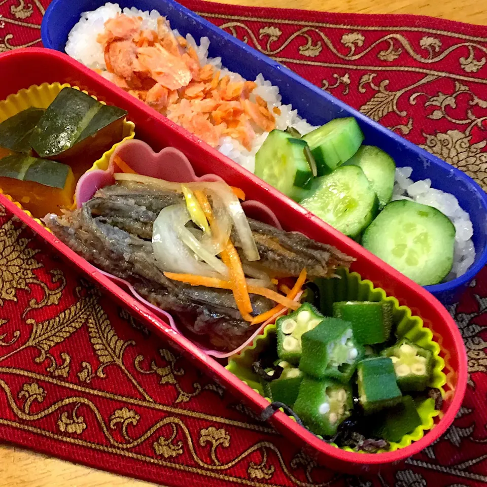 オクラの塩昆布和えと、鯵の南蛮漬けと、南瓜の煮物と、鮭ご飯弁当|もえさん