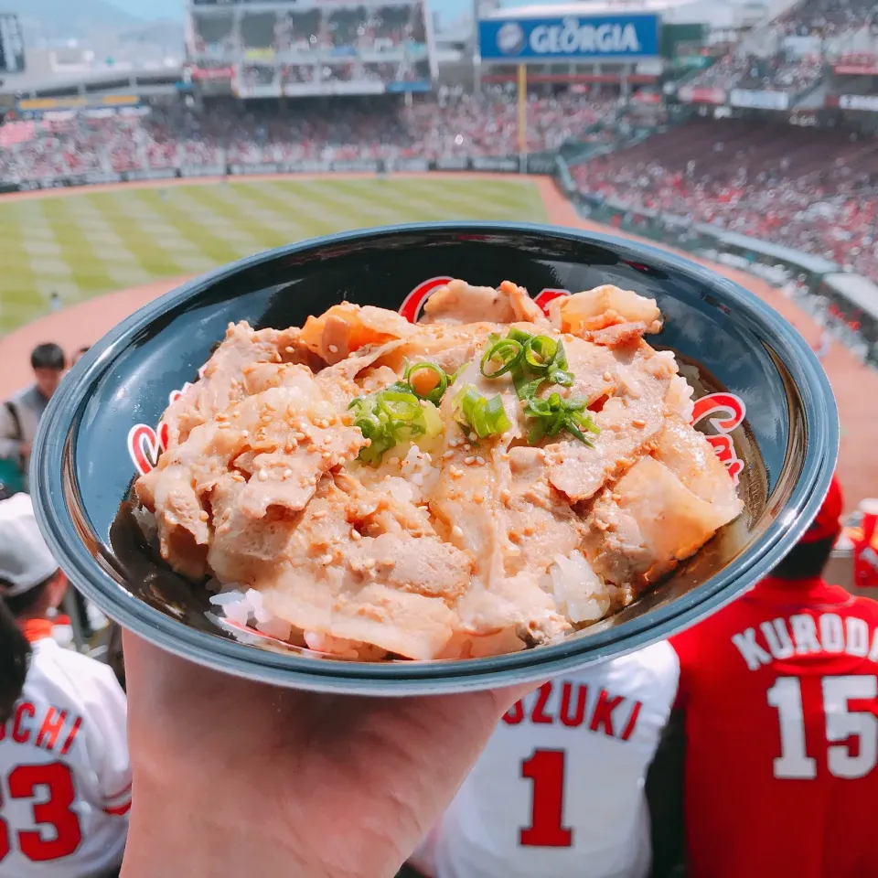 Snapdishの料理写真:カープOB新井さんありがとう！！焼肉丼|ちゃみこさん