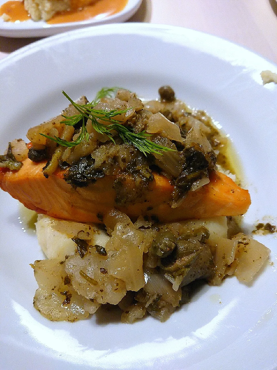 Last night dinner
Salmon and mash potato|Oderu Michaler Kanekoさん