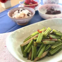 香りと歯ざわりが大好き💕今だけの春野菜
葉ごぼうのきんぴら