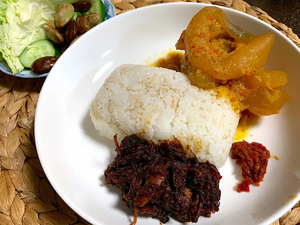 Snapdishの料理写真:Dried Beef Rendang|yeni kartikasariさん