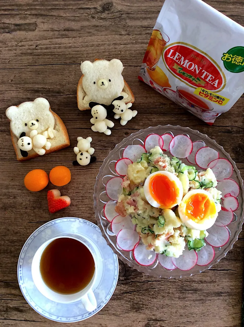 Snapdishの料理写真:立体トースト&ポテトサラダ🥗レモンティーでお昼ごはん|Yukiko 1008さん