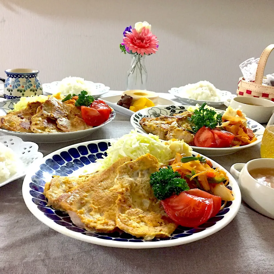 豚肉のピカタ、ナポリタン、ポテサラのワンプレートディナー🍽|ゆかりさん