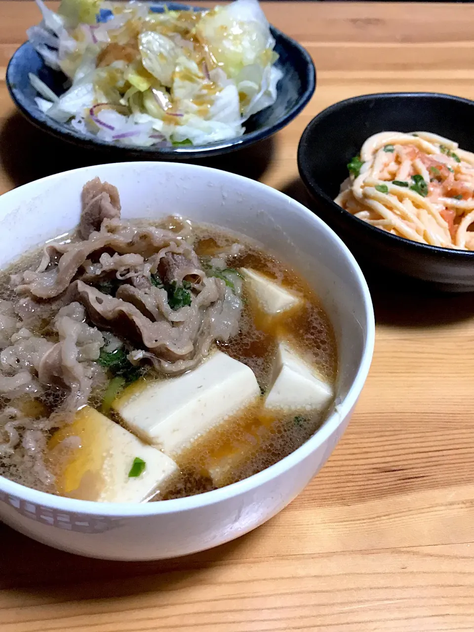 Snapdishの料理写真:肉豆腐、サラダ、明太スパサラ|moeさん