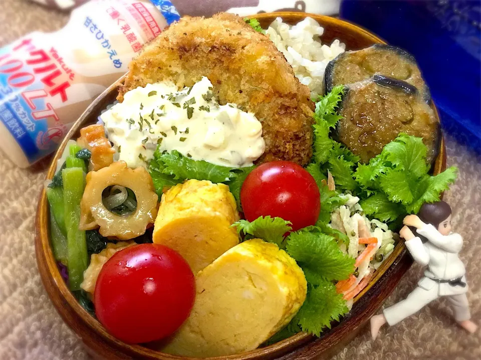 発芽玄米ご飯🍚&マグロメンチカツ(タルタルソース)&茄子🍆のバター醤油焼き&小松菜🥬もやしとちくわの甘辛炒め&出汁巻き玉子&とんぶりと切干しビタミン大根のツナサラダ&わさび菜&プチトマト🍅の桃実お弁当♪

 #弁当  #フチ子  #マグロメンチカツ #茄子のバター醤油焼き#小松菜#とんぶり #秋田名物  #プチプチ|桃実さん