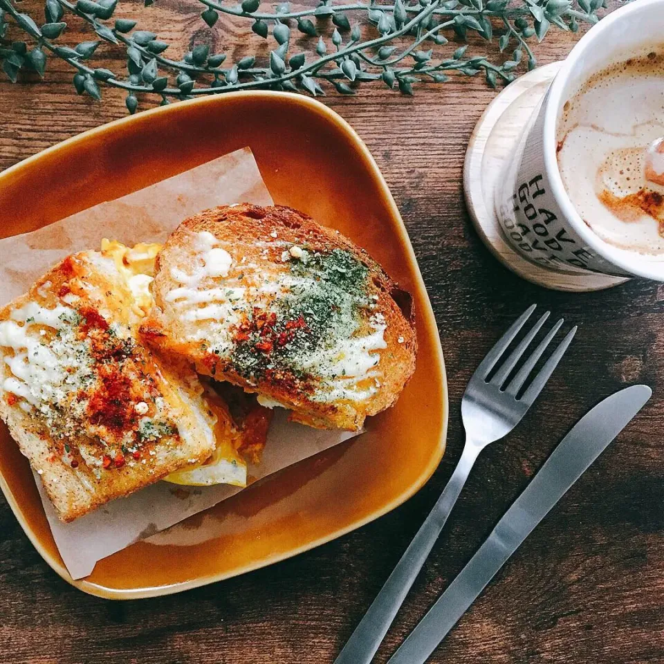 ライ麦食パンでホットサンド|はるなさん