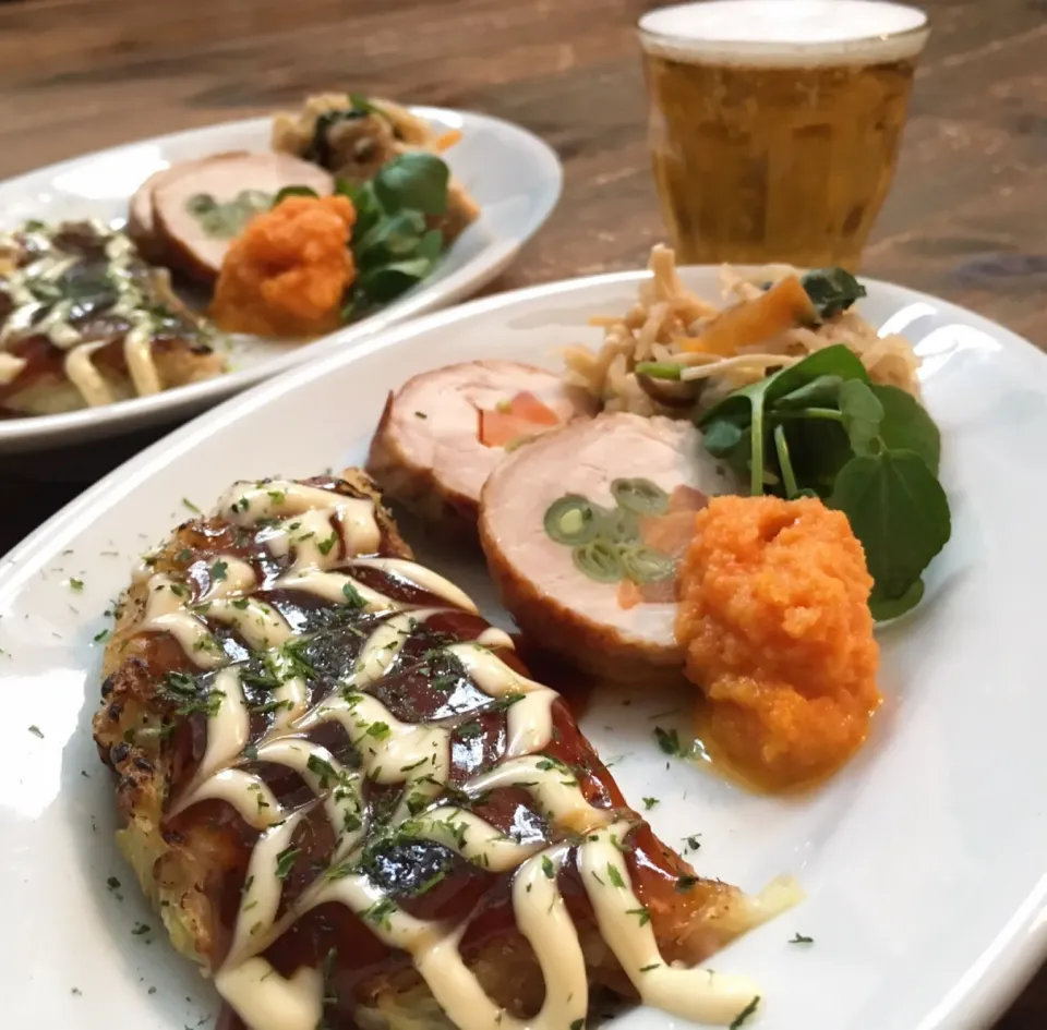 Snapdishの料理写真:春きゃべつの小さなお好み焼き・ハーブ香るチキンロール・切り干し大根🍻 #家飲み部|七海さん