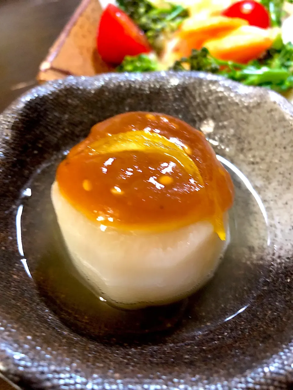 Snapdishの料理写真:ふろふき大根〜柚子の蜂蜜漬けのせ🍯
 #自家栽培 大根
#自家製 柚子の蜂蜜漬け|シロンさん