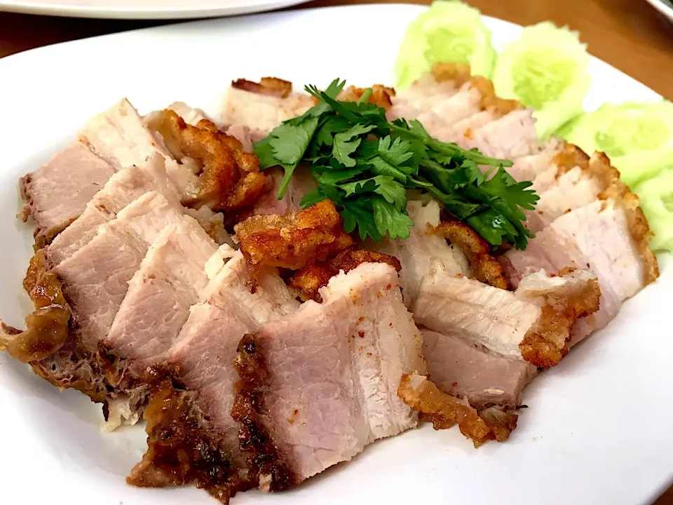 Crispy pork|Issara. 🍴さん