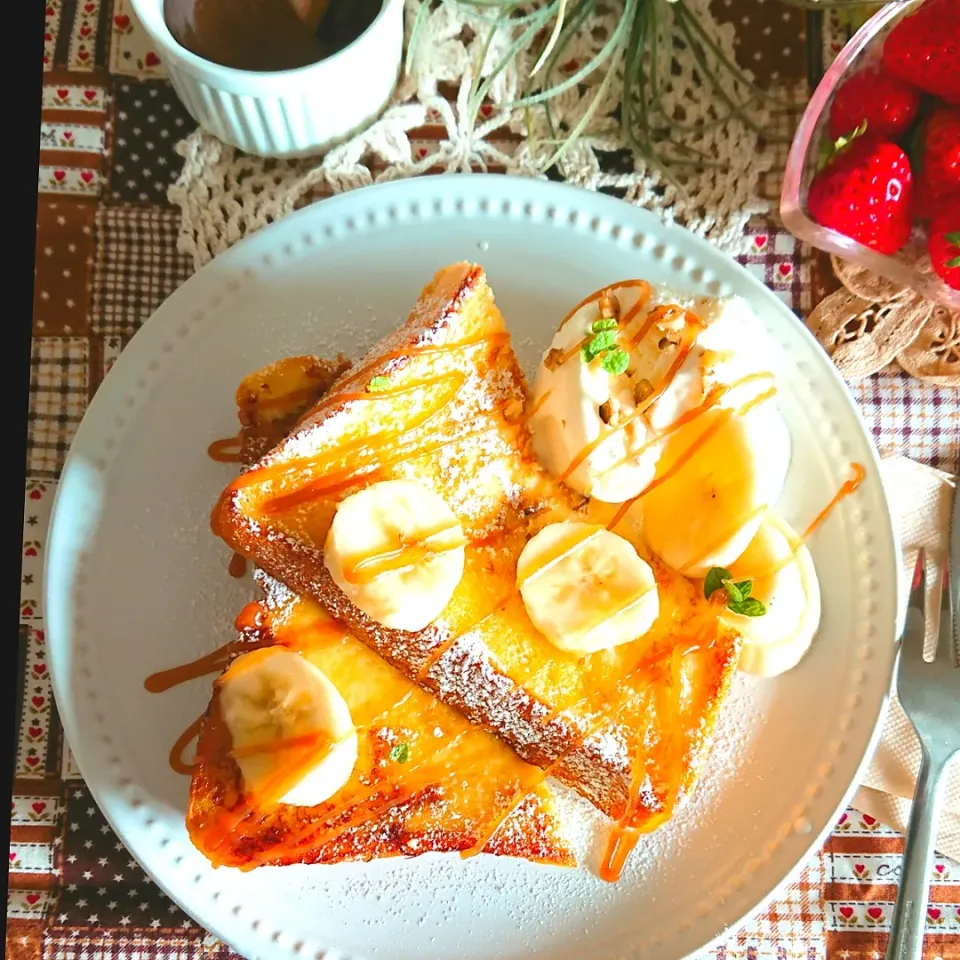 塩バターキャラメルソースがけのフレンチトースト(*´ω｀*)🍌|とまと🍅さん