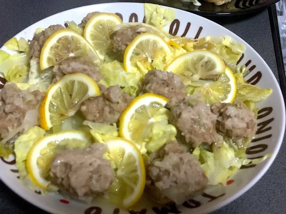 ばろんさんの料理 肉だんごとキャベツのレモン蒸し🍋✨|Atsuko☺︎さん