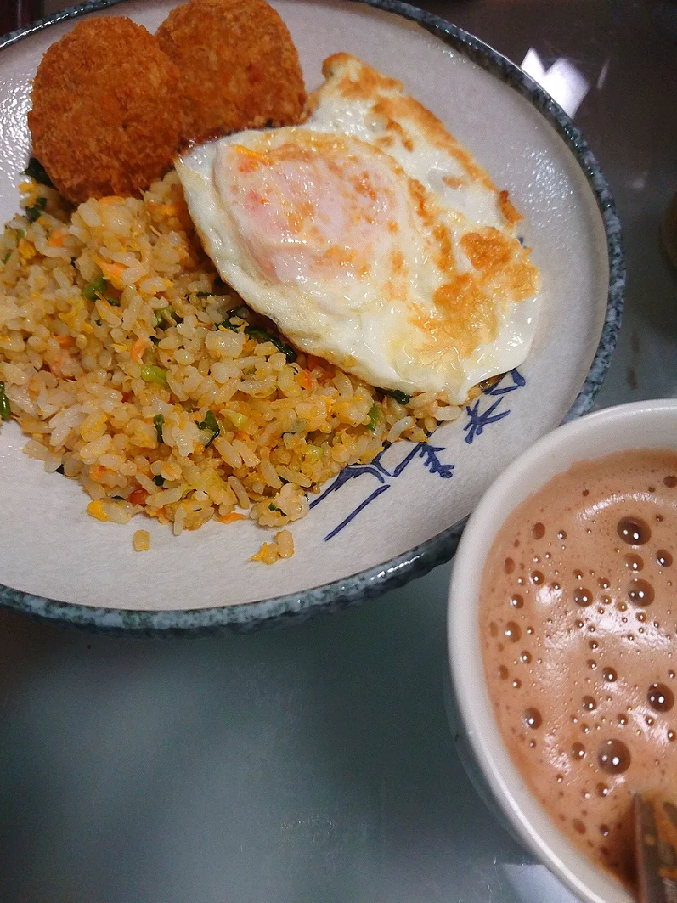 Salted salmon and spinach fried rice
Sunnyside up
Kabucha coquette
Coffee ☕|Oderu Michaler Kanekoさん