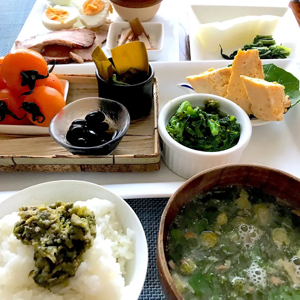 Snapdishの料理写真:昨日の昼残、夜残で 朝御飯 蕗味噌で。|シュトママさん