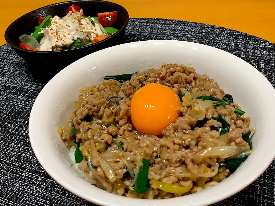 スタミナ丼
新玉ねぎとスナップえんどう、ササミのサラダ|みっきーさん