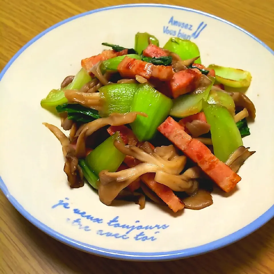 チンゲン菜と舞茸とベーコンのポン酢炒め(2019.3.20)|eriviviさん