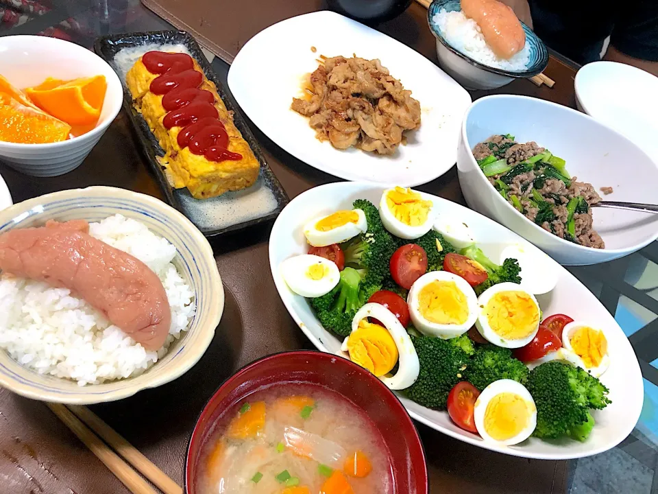 ✨明太子乗っけごはん
✨合挽肉と小松菜のトロ煮
✨生姜焼き
✨ブロッコリーサラダ
✨コンビーフ卵焼き
✨お味噌汁
✨オレンジ|to mayu.さん