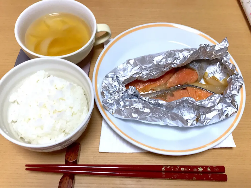 Snapdishの料理写真:鮭のバターホイル焼き|aquamarineさん