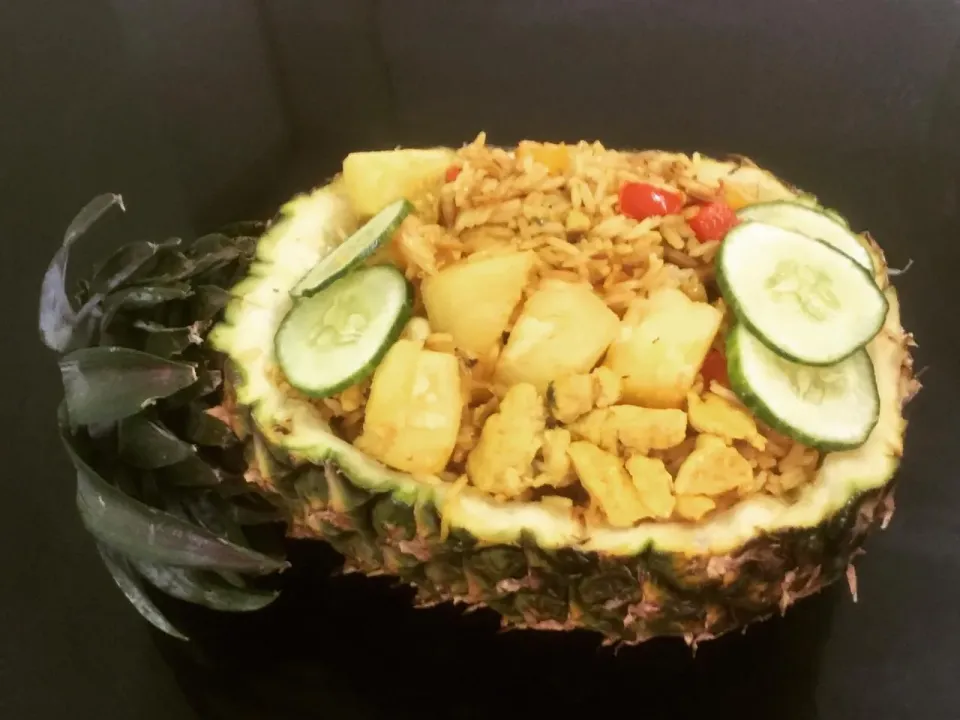 Pineapple Fried Rice - YouTube|Food Academyさん