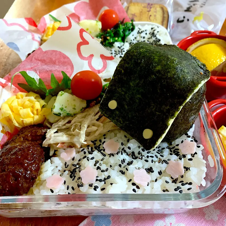 Snapdishの料理写真:ランドセルおにぎり🎒弁当|てんさん