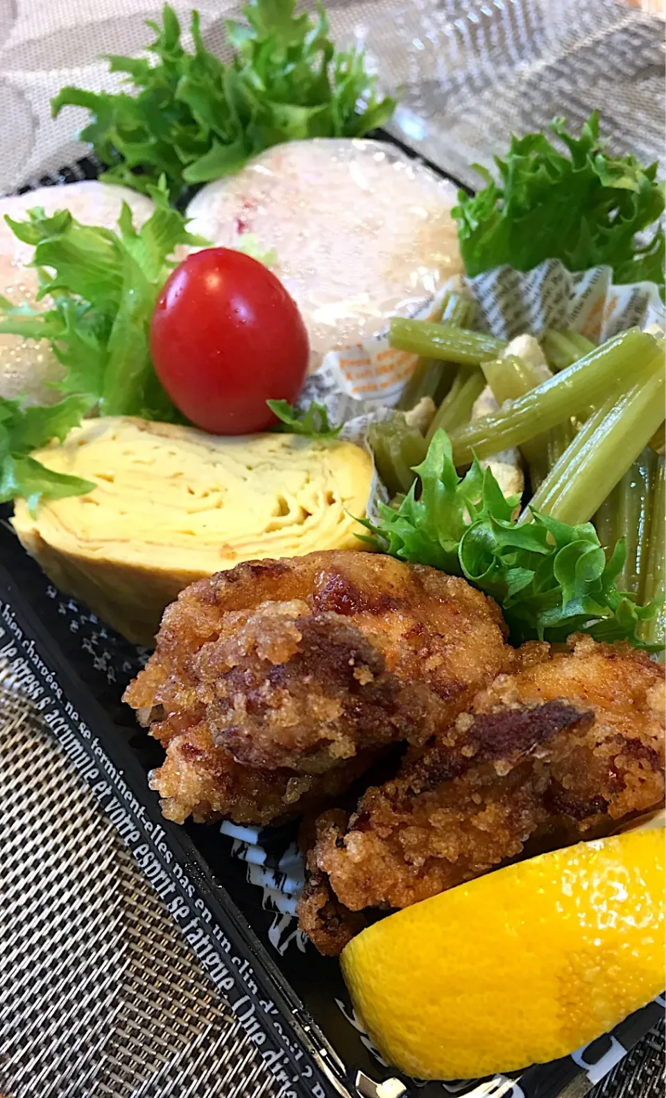 昨日の残り物の若ごぼうでお弁当😋🍴🍱🎶
おにぎりは桜ごはん😍🌸|MOMO-chan☻さん