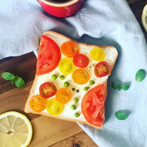 「レモンティー」を使ってみたSnapdishの料理・レシピ写真:ビタミンカラーのレモントースト🍋