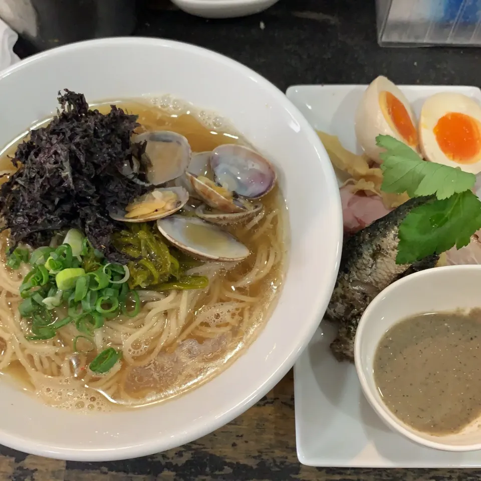 イワシと貝のラーメン(◍•ڡ•◍)❤|いつみさん