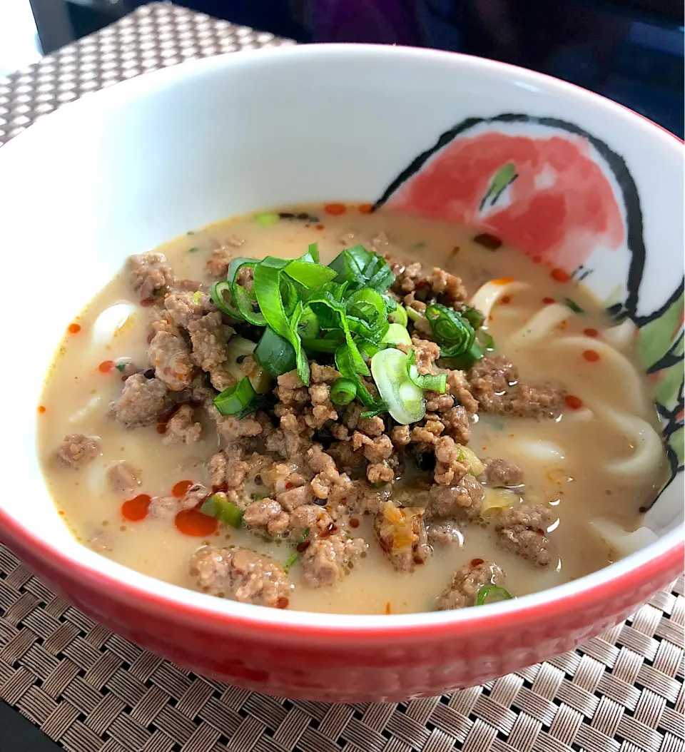 ゆかりさんの料理 肉味噌釜玉うどんをアレンジ😊|ゆかりさん