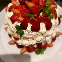 Snapdishの料理写真:旬イチゴのショートケーキ|栞さん