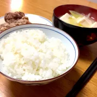 妹と作った唐揚げと葱豆腐味噌汁|hijikinさん