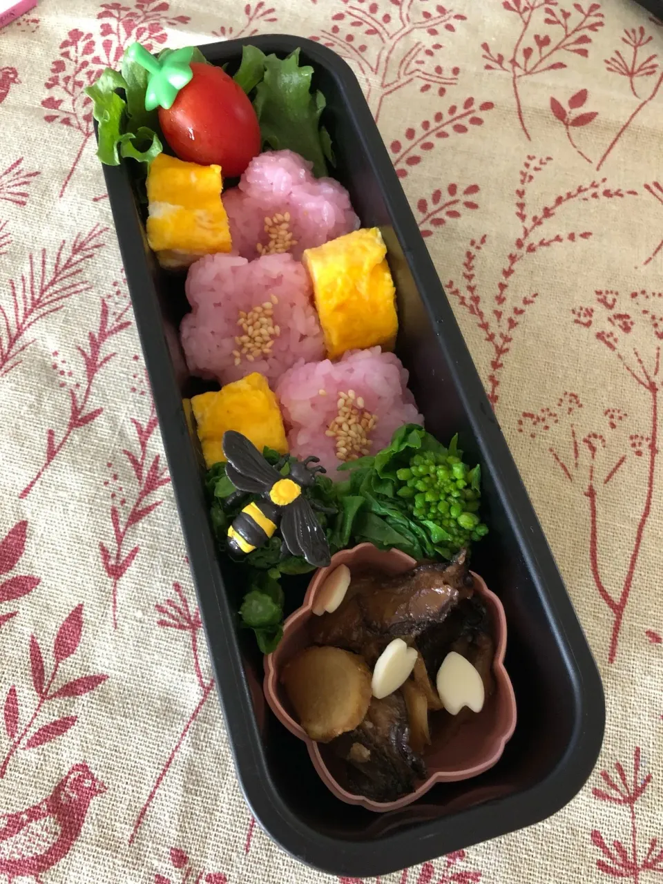 🌸桜のお花のお弁当🌸|yuhyuさん