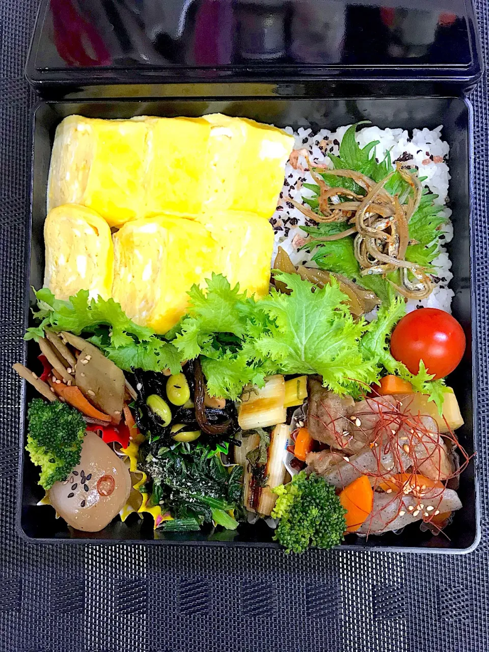 牛すじ煮込み弁当|みるぴょんさん