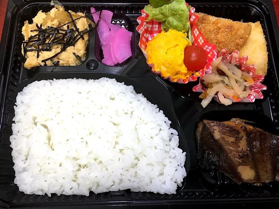 お任せメニュー 日替わり弁当 宅配ランチ 豊川市配達|Naokazu Kuritaさん