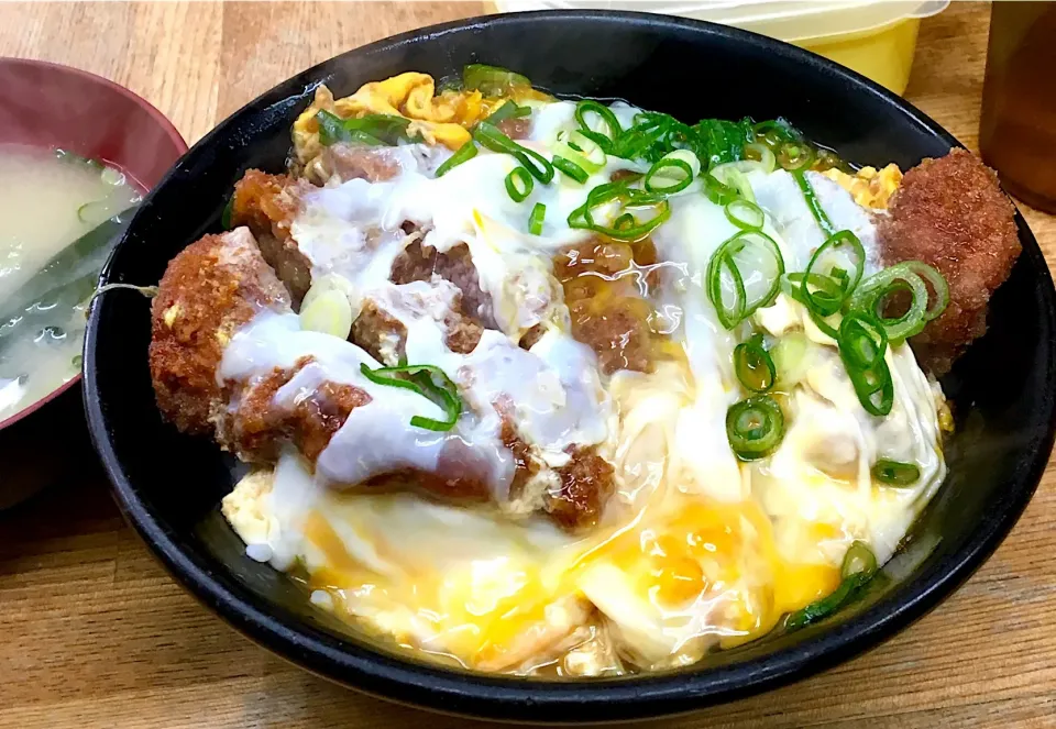 "まるは" のカツ丼
#玉子増し
#メチャ久しぶり
#丼好き男のランチ|mottoさん