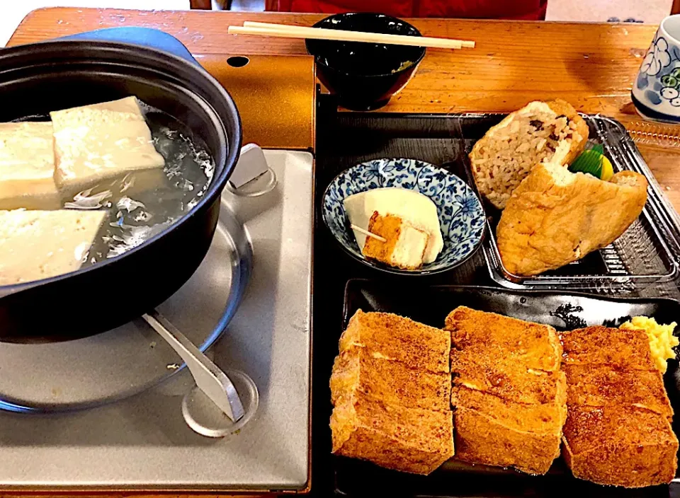 Snapdishの料理写真:湧水茶屋でお豆腐料理|じゅんさんさん