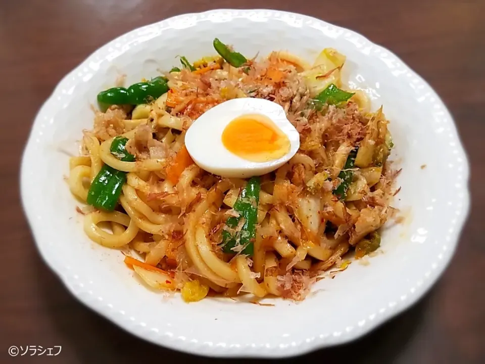 今日の昼ご飯は豚キムチ焼きうどんだよ(*^^*)|ソラシェフさん