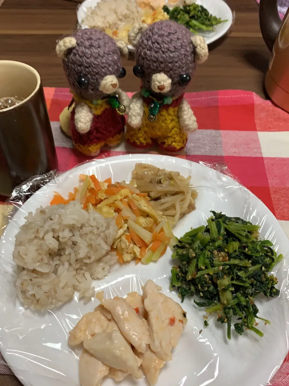 さっきまで寝てた感否めないと思うのに比べて見るといつもと変わらないお昼ご飯♪(´ε｀ )|chagashiさん