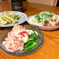 Snapdishの料理写真:シーフードのヨーグルトソース#ヨーグルトソース#シーフード #夕食記録 #おしゃれ|mackyさん