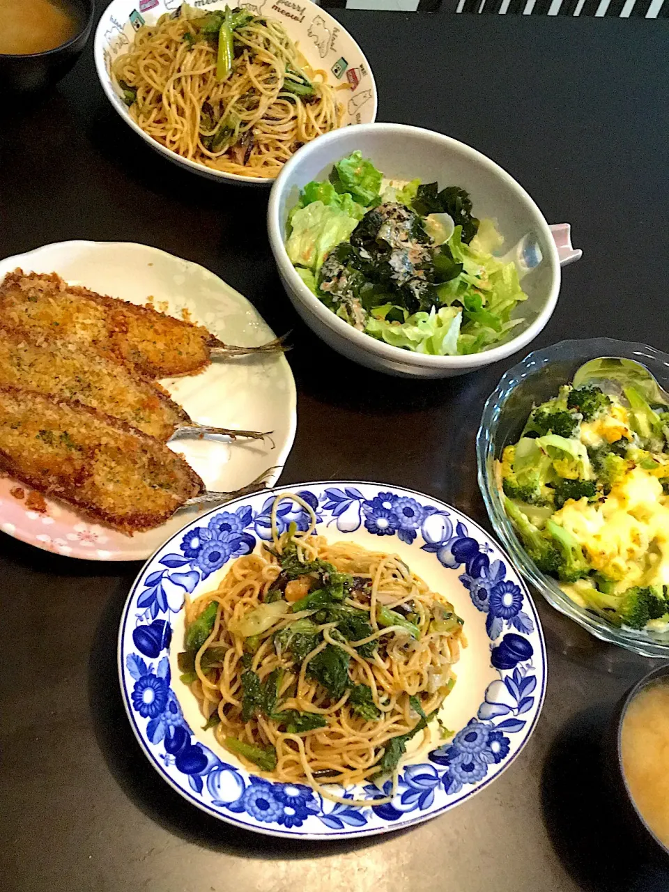 Snapdishの料理写真:菜の花パスタと秋刀魚のパン粉焼き|ふみちんさん