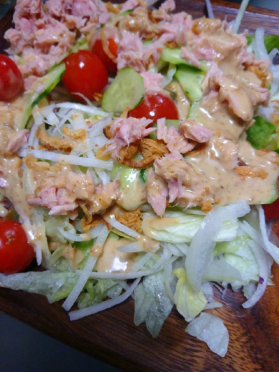 Mixed salad and tuna|Oderu Michaler Kanekoさん