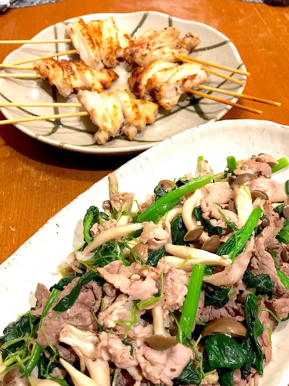 鳥手羽焼きと牛肉ほうれん草の中華炒め|とみぃさん