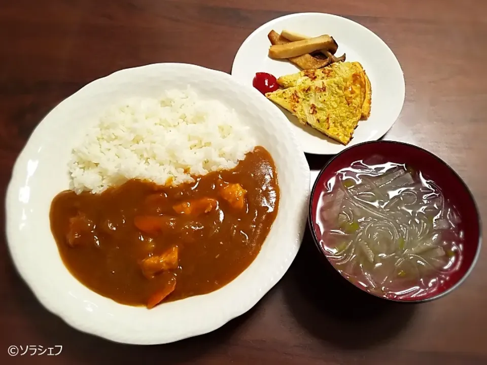 今日の晩ご飯だよ(*^^*)
★チキンカレーライス
★春キャベツのオープンオムレツ
★焼きエリンギ
★春雨と大根のスープ|ソラシェフさん