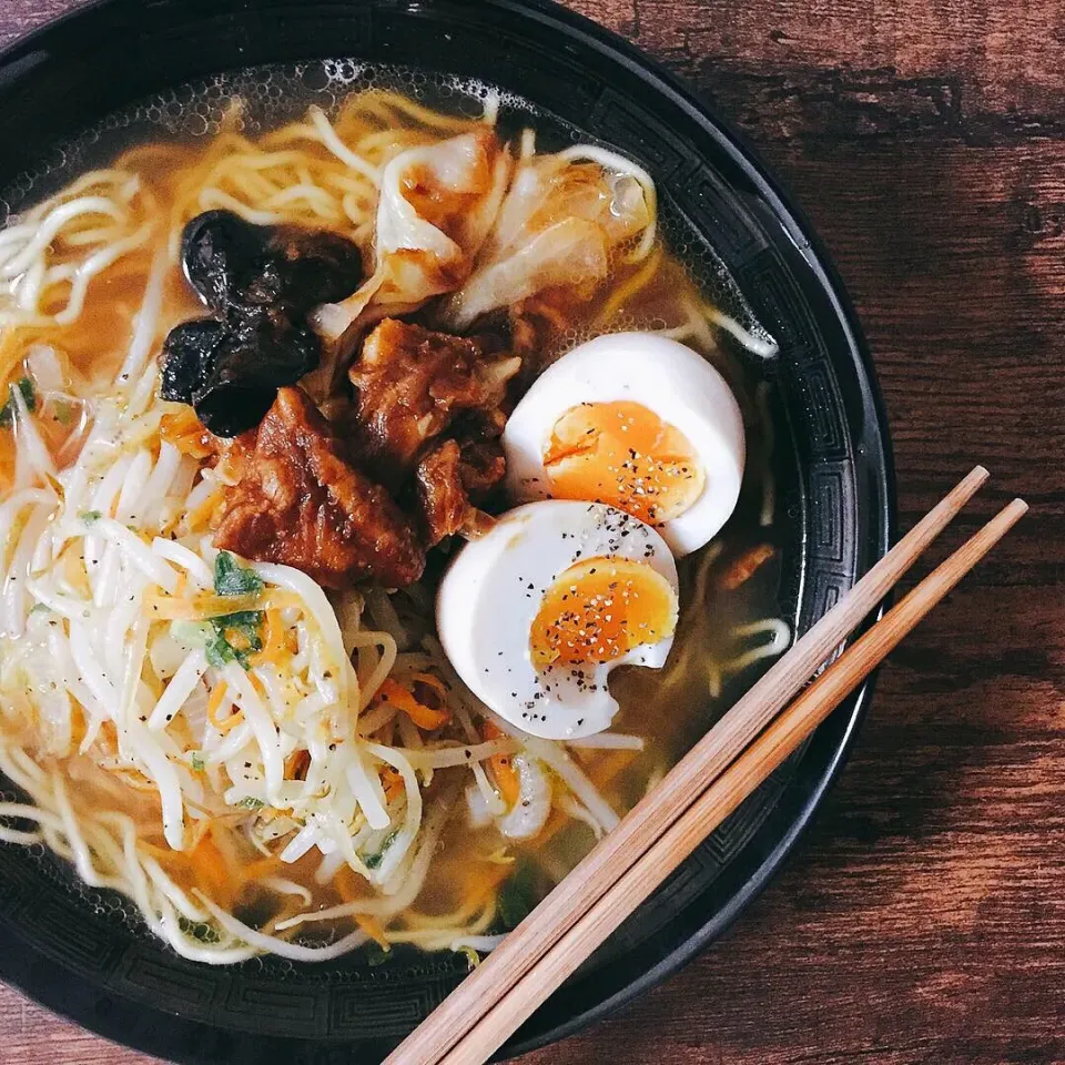 回鍋肉乗せて味変、塩ラーメン|はるなさん