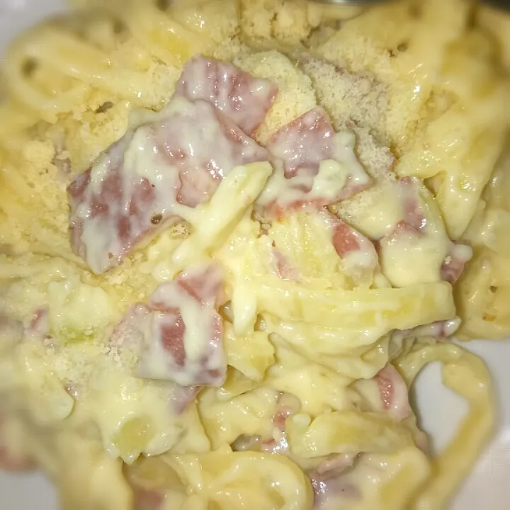 Creamy Fettuccine Carbonara|ella melsさん