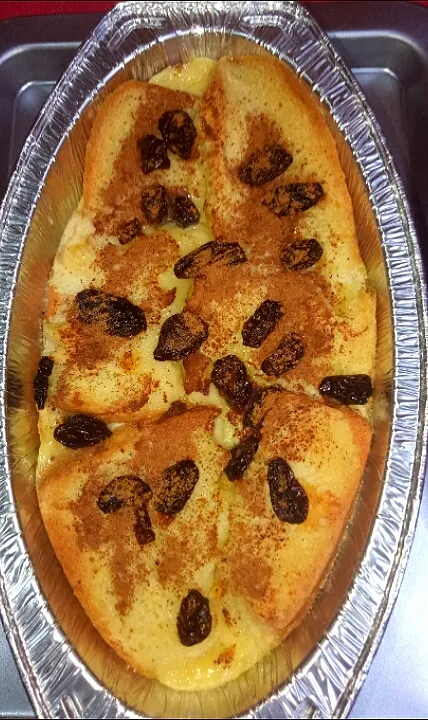 Bread Pudding with Cinnamon n Raisins|ella melsさん