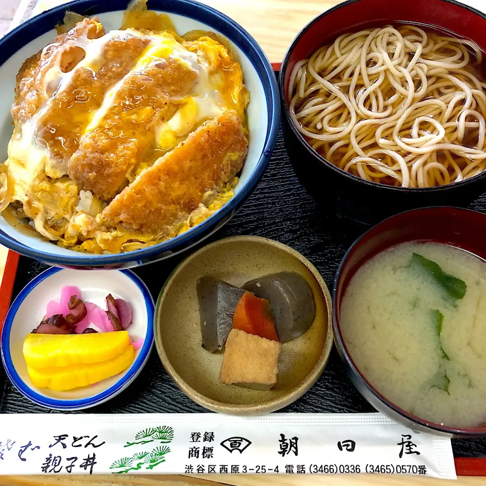 今日の現場ランチ
カツ丼とかけ蕎麦セット|Noriyuki Saitoさん