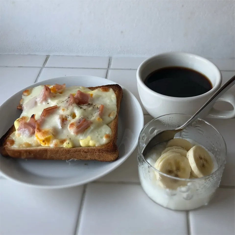 休日の白い朝ごはん。|Chieko Tanakaさん