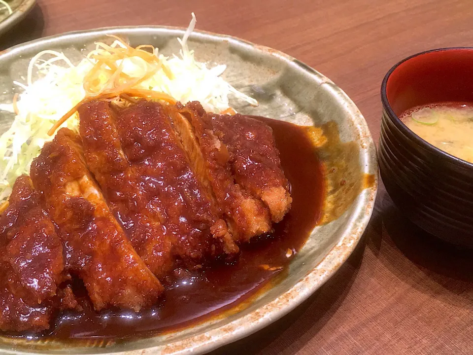 Snapdishの料理写真:ロースカツ定食 味噌味|あじょさん