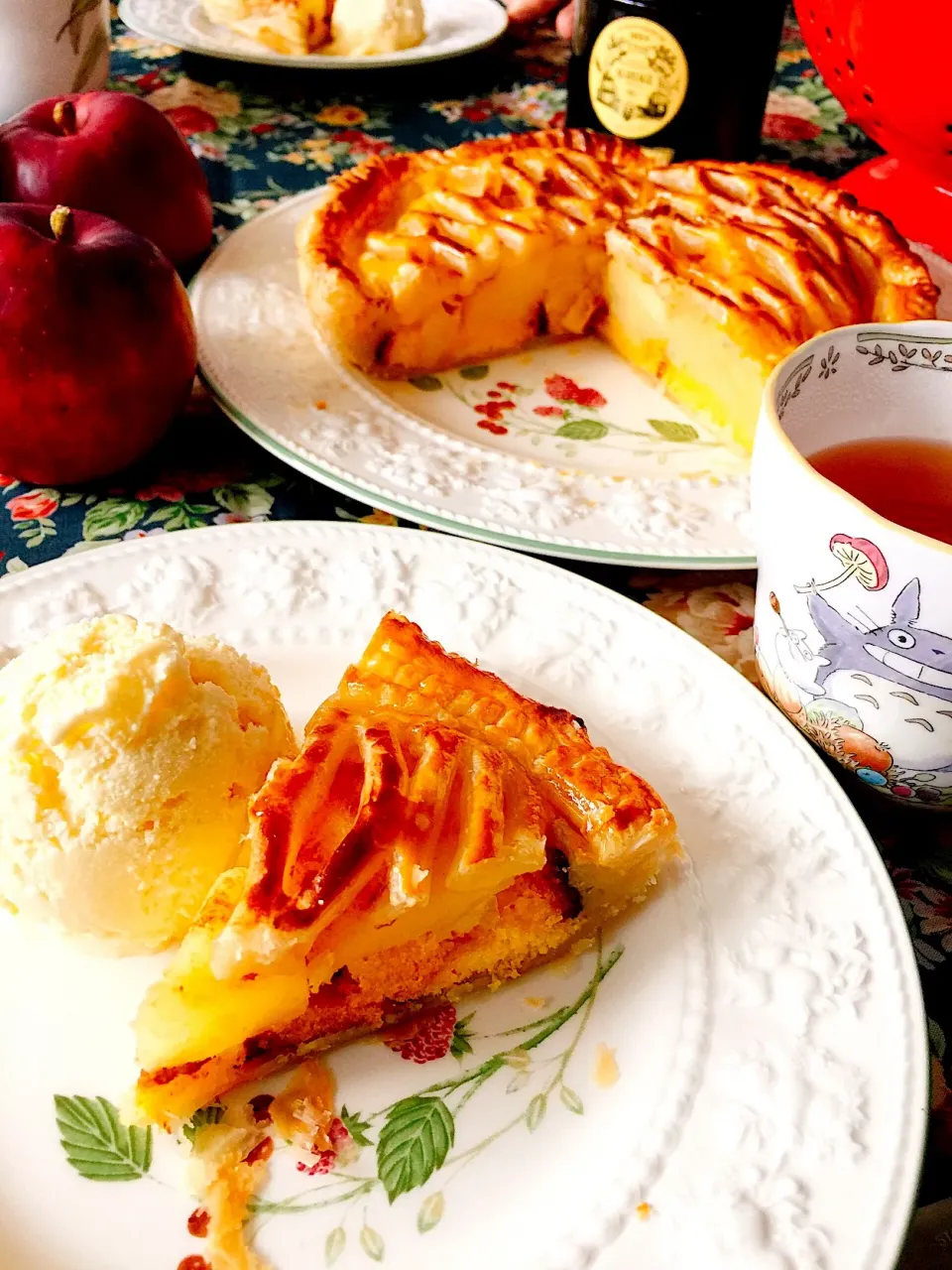 Snapdishの料理写真:#林檎 #りんご #リンゴ 
#アップルパイ  #applepie  #homemade 
 #日曜日のお楽しみ  #春だけど林檎 
 #紅玉りんごのコンポート 
 #紅玉  #冷凍パイシート  #焼菓子  #手作りおやつ|Blueberry🫐さん